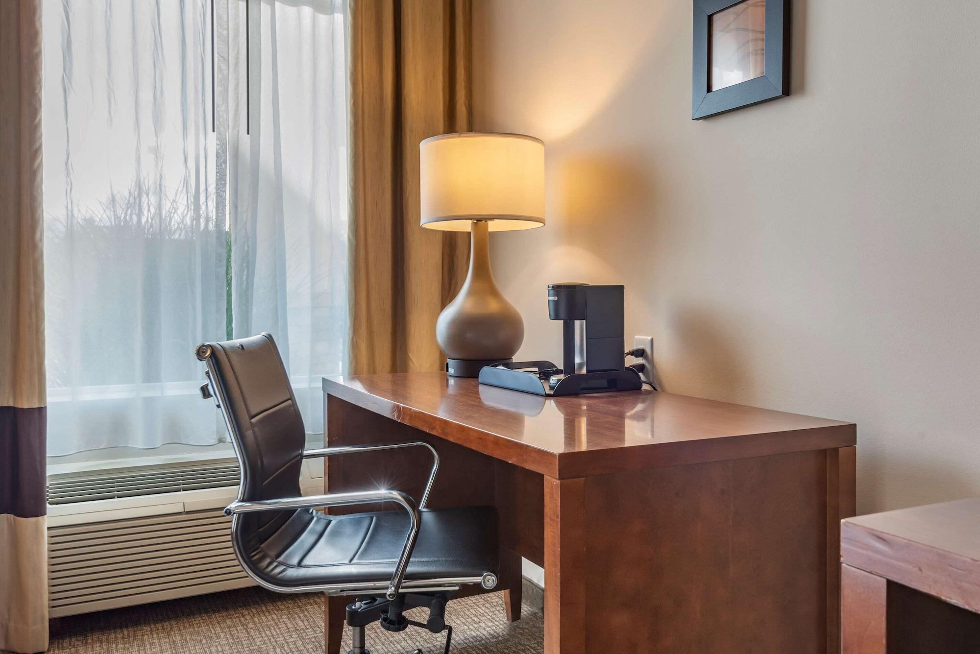 Comfort Inn Apalachin - Binghamton W Route 17 Exteriör bild